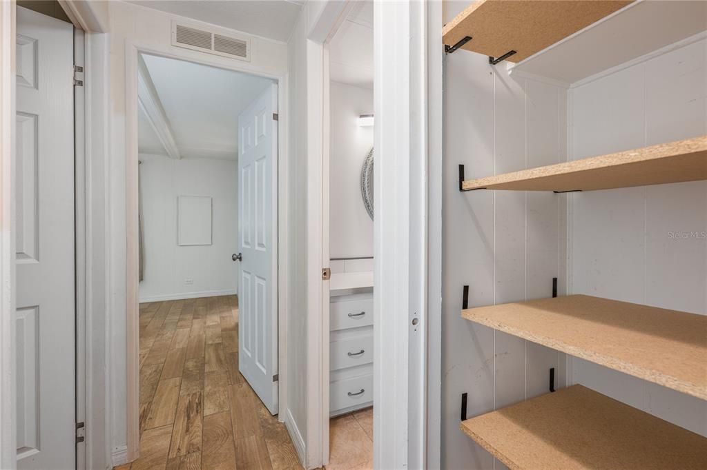 На продажу: $216,500 (2 спален, 2 ванн, 960 Квадратных фут)