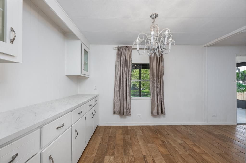 На продажу: $216,500 (2 спален, 2 ванн, 960 Квадратных фут)