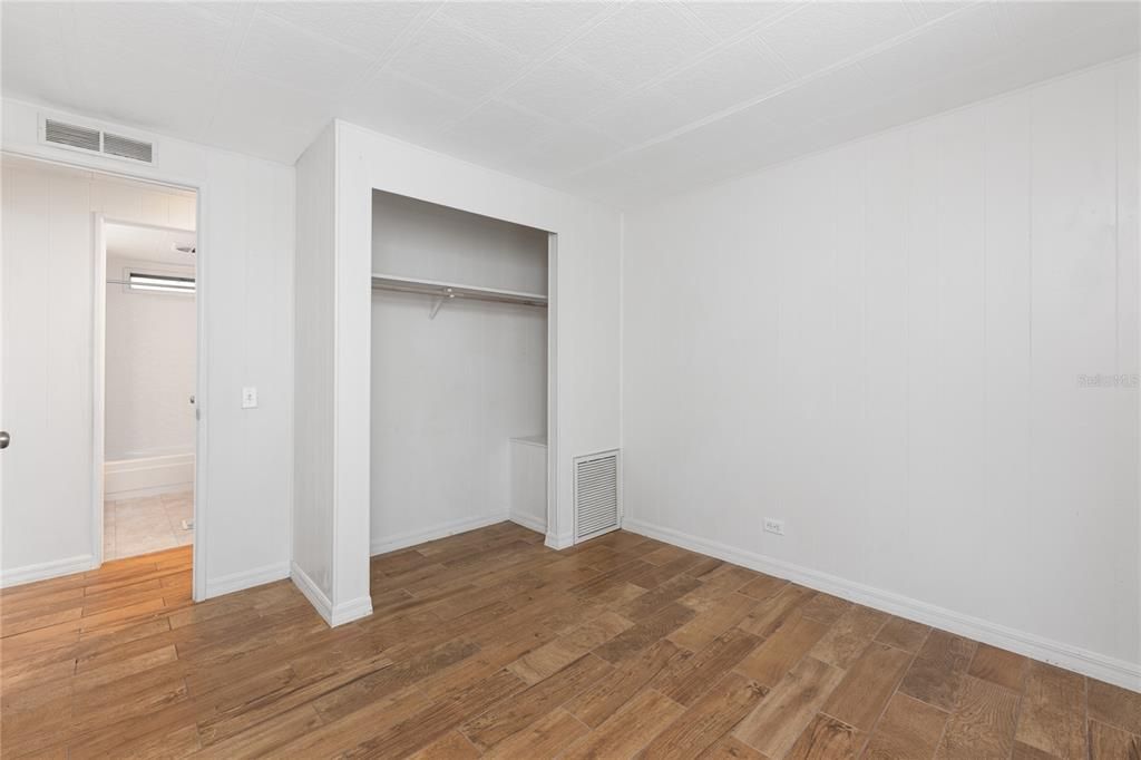 На продажу: $216,500 (2 спален, 2 ванн, 960 Квадратных фут)