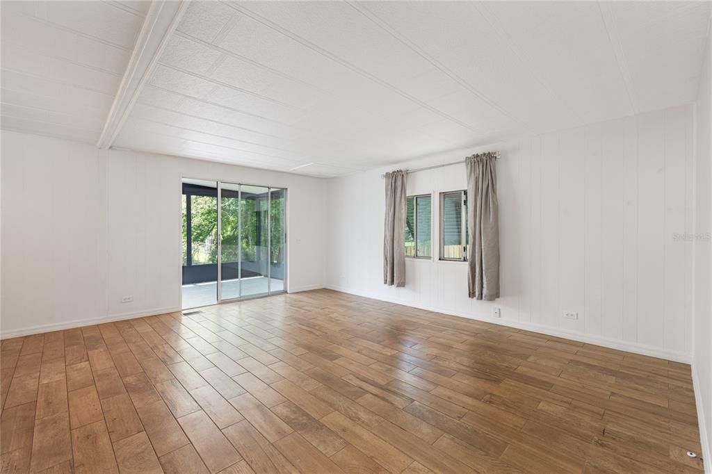 На продажу: $216,500 (2 спален, 2 ванн, 960 Квадратных фут)