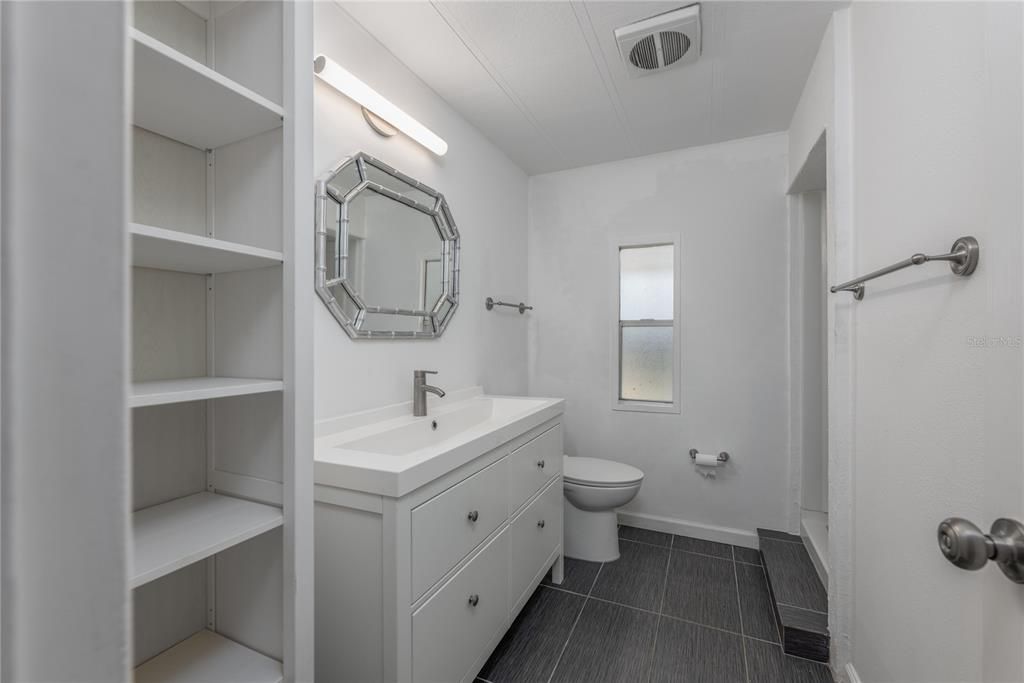 На продажу: $216,500 (2 спален, 2 ванн, 960 Квадратных фут)