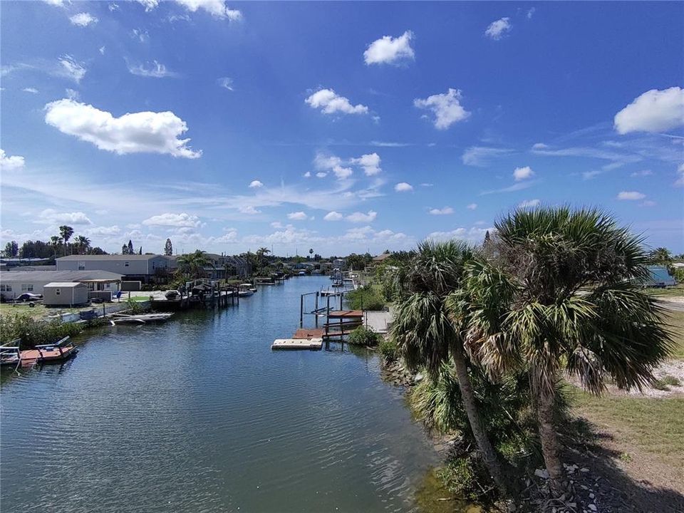 На продажу: $130,000 (0.09 acres)