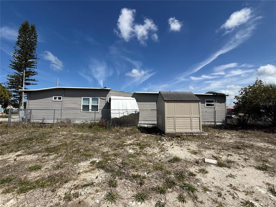 На продажу: $130,000 (0.09 acres)