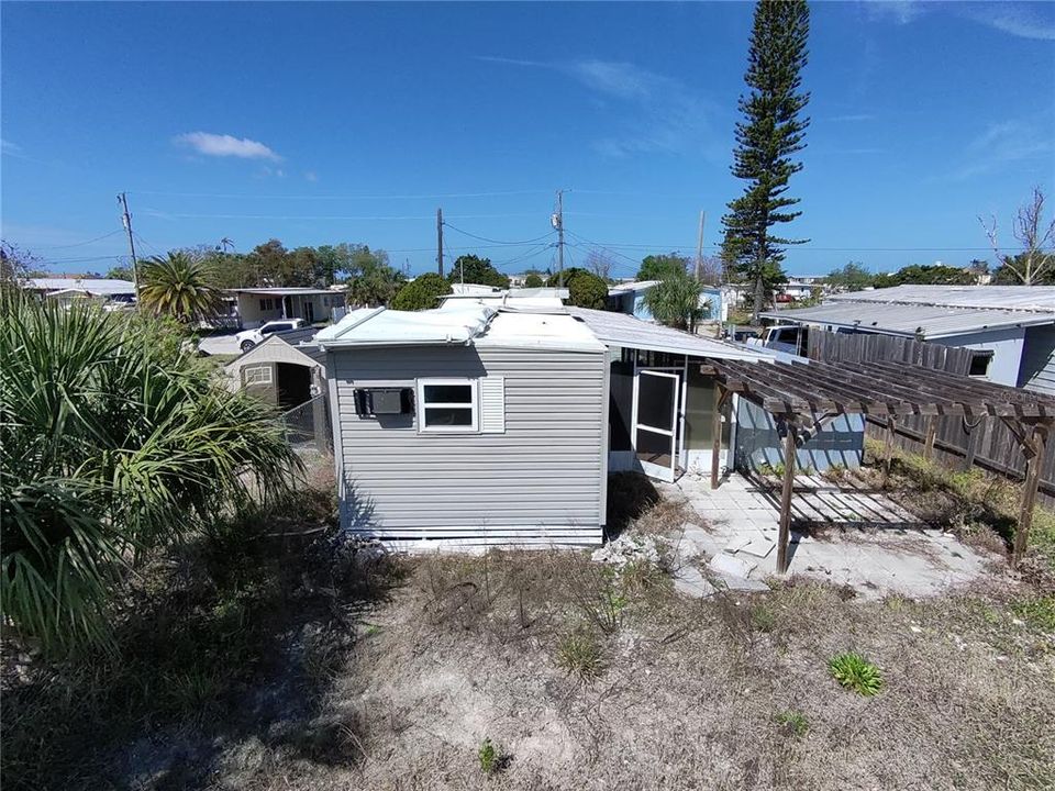 На продажу: $130,000 (0.09 acres)