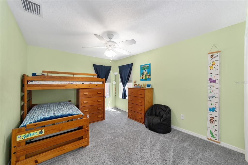 For Sale: $369,000 (3 beds, 2 baths, 1978 Square Feet)