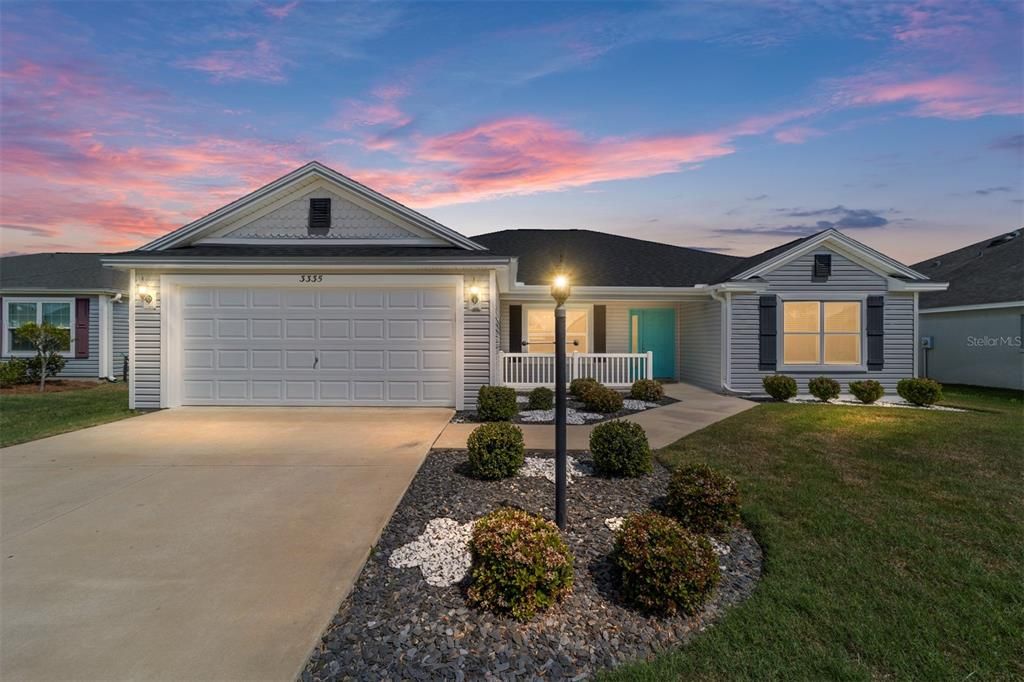 For Sale: $369,000 (3 beds, 2 baths, 1978 Square Feet)