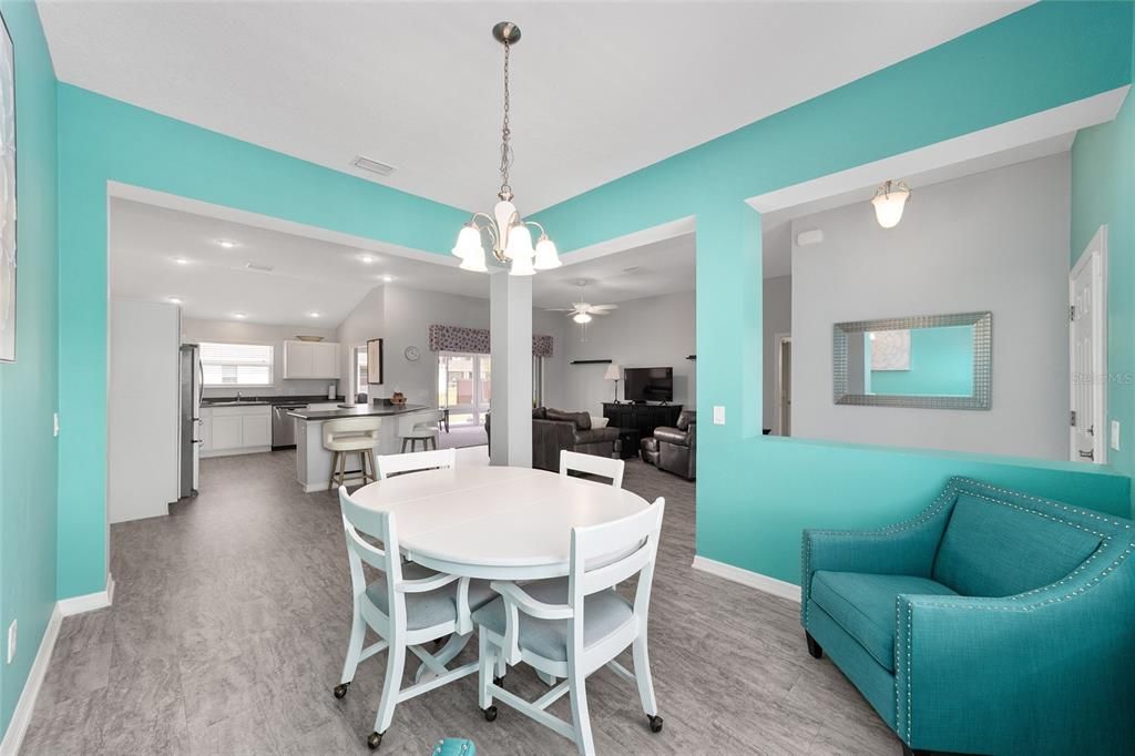 For Sale: $369,000 (3 beds, 2 baths, 1978 Square Feet)