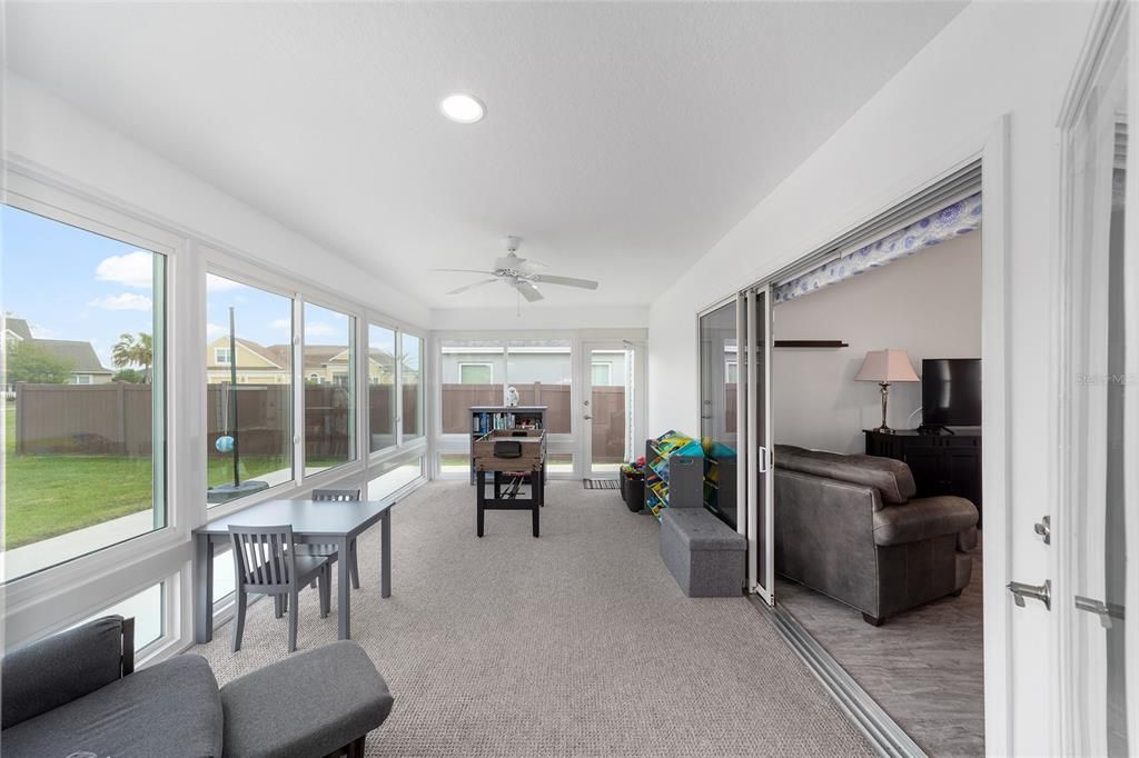 For Sale: $369,000 (3 beds, 2 baths, 1978 Square Feet)