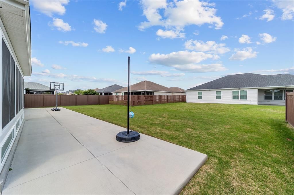 For Sale: $369,000 (3 beds, 2 baths, 1978 Square Feet)