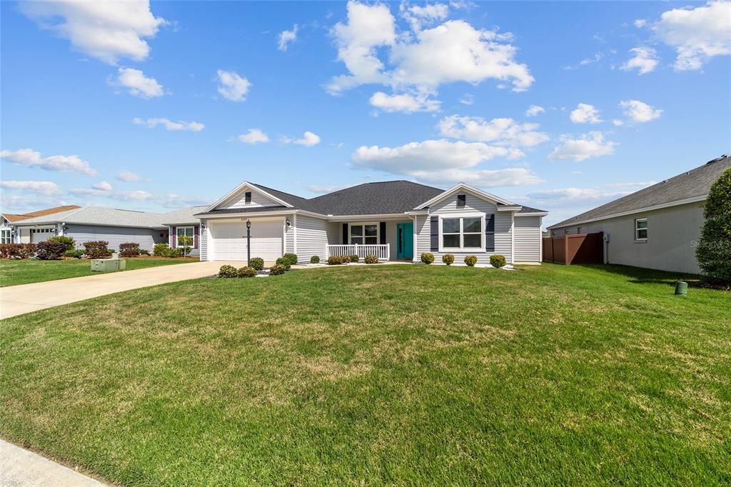 For Sale: $369,000 (3 beds, 2 baths, 1978 Square Feet)