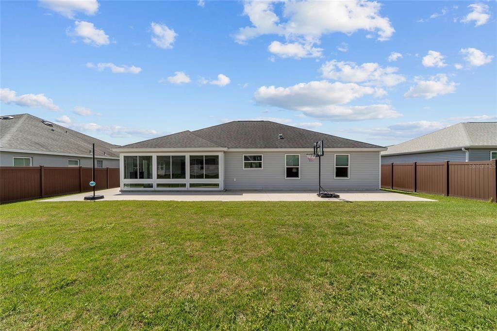 For Sale: $369,000 (3 beds, 2 baths, 1978 Square Feet)