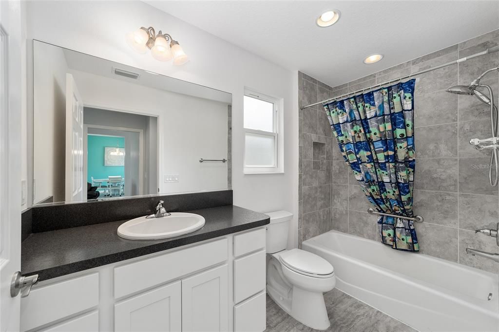 For Sale: $369,000 (3 beds, 2 baths, 1978 Square Feet)