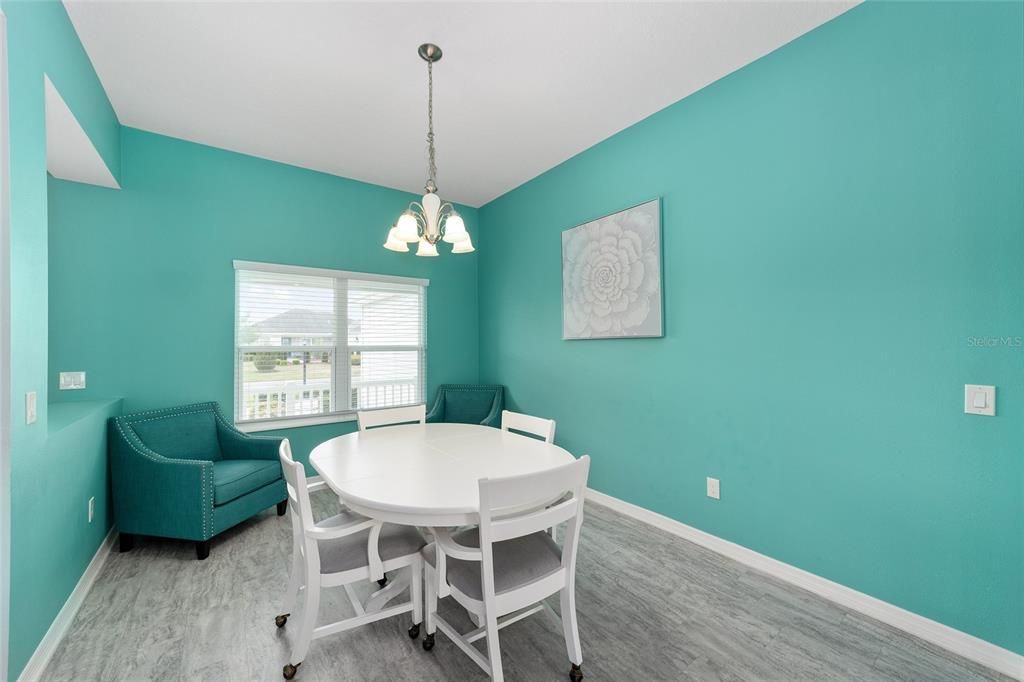 For Sale: $369,000 (3 beds, 2 baths, 1978 Square Feet)