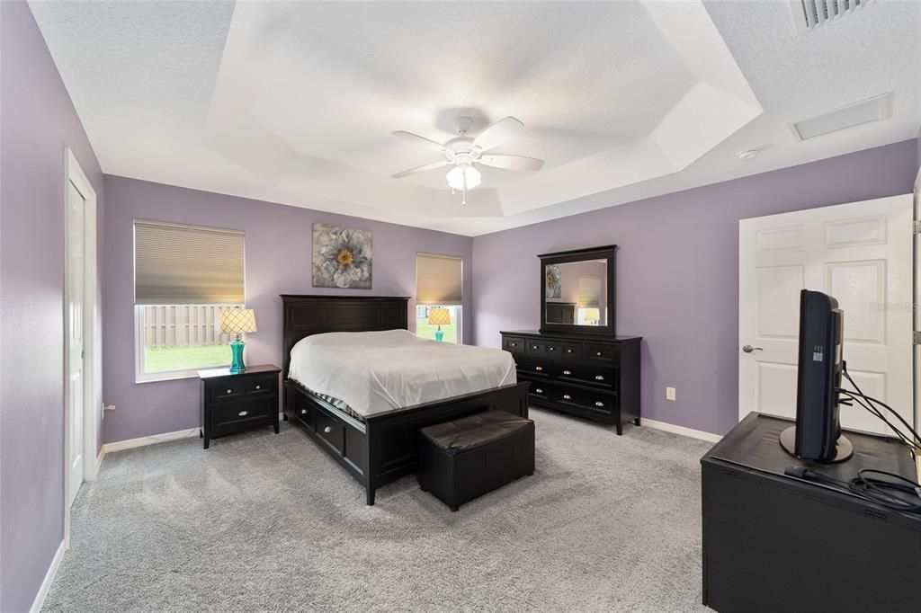 For Sale: $369,000 (3 beds, 2 baths, 1978 Square Feet)