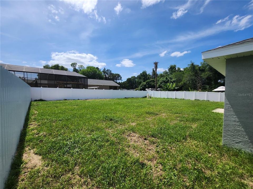Activo con contrato: $259,999 (3 camas, 2 baños, 1349 Pies cuadrados)