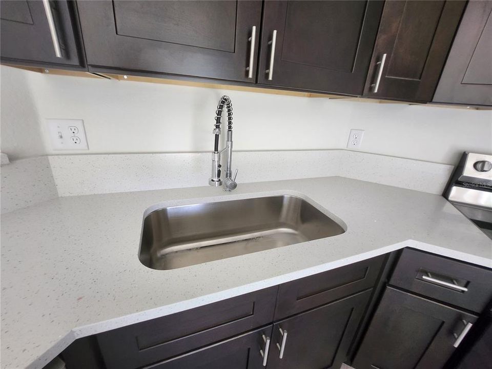 Activo con contrato: $259,999 (3 camas, 2 baños, 1349 Pies cuadrados)