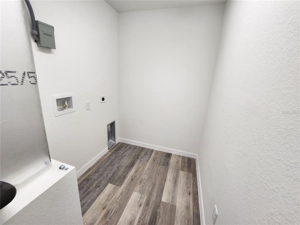 Activo con contrato: $259,999 (3 camas, 2 baños, 1349 Pies cuadrados)