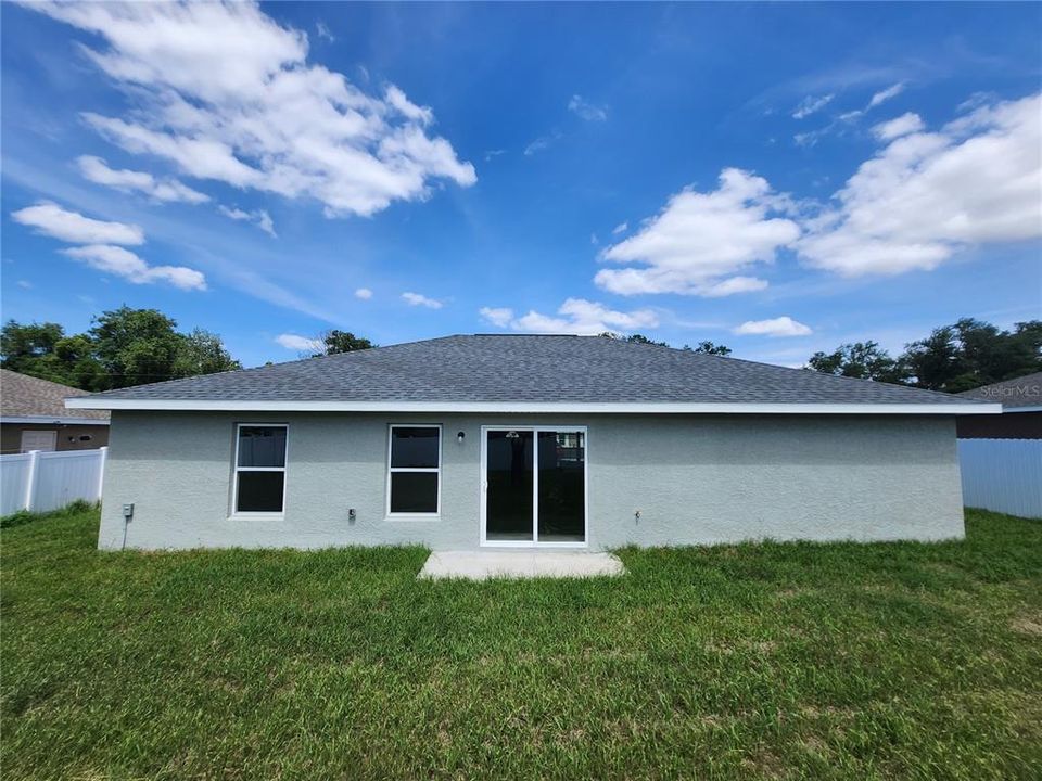 Activo con contrato: $259,999 (3 camas, 2 baños, 1349 Pies cuadrados)