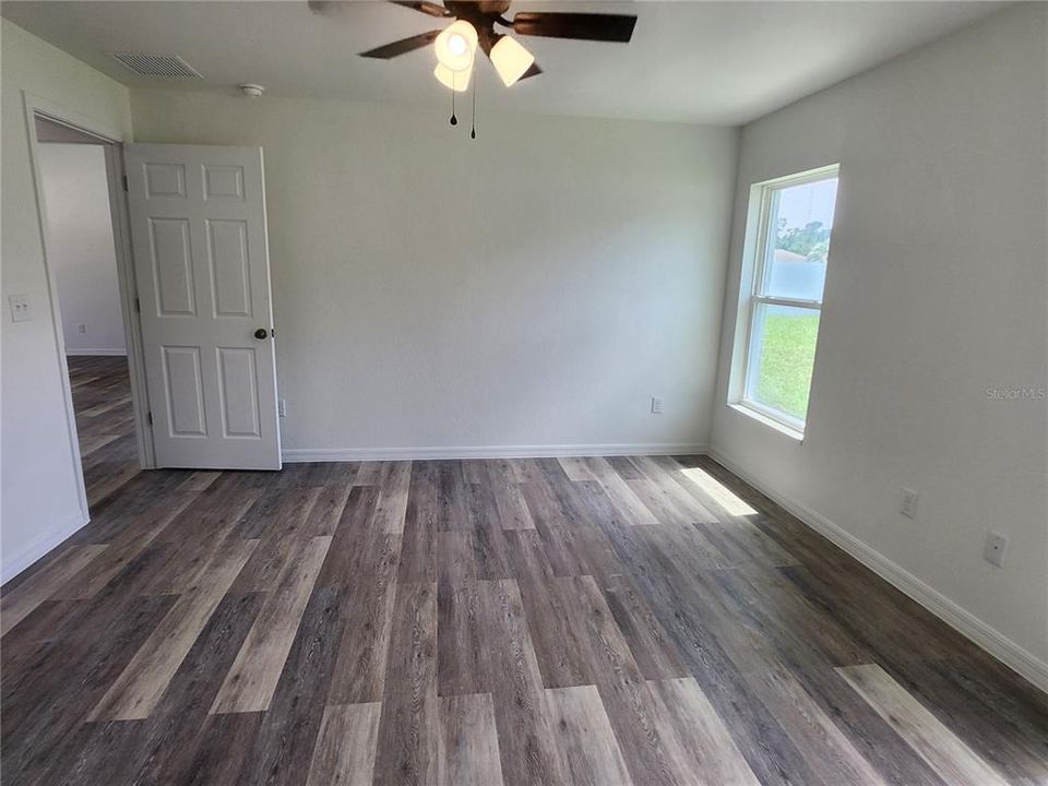 Activo con contrato: $259,999 (3 camas, 2 baños, 1349 Pies cuadrados)