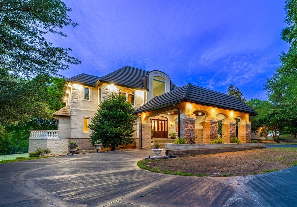Vendido Recientemente: $1,500,000 (5 camas, 8 baños, 5736 Pies cuadrados)