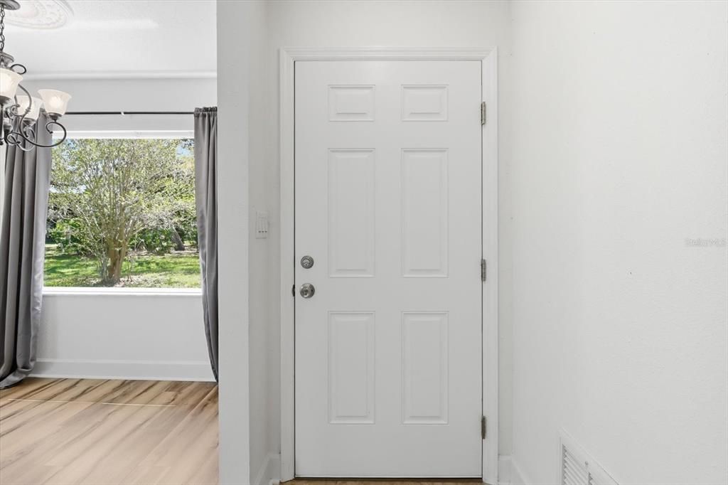 На продажу: $154,750 (2 спален, 2 ванн, 1584 Квадратных фут)