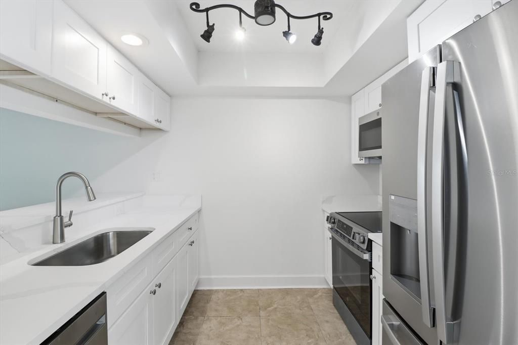 На продажу: $154,750 (2 спален, 2 ванн, 1584 Квадратных фут)