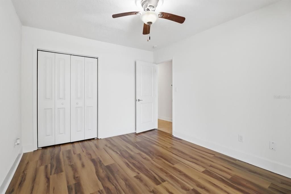 На продажу: $154,750 (2 спален, 2 ванн, 1584 Квадратных фут)