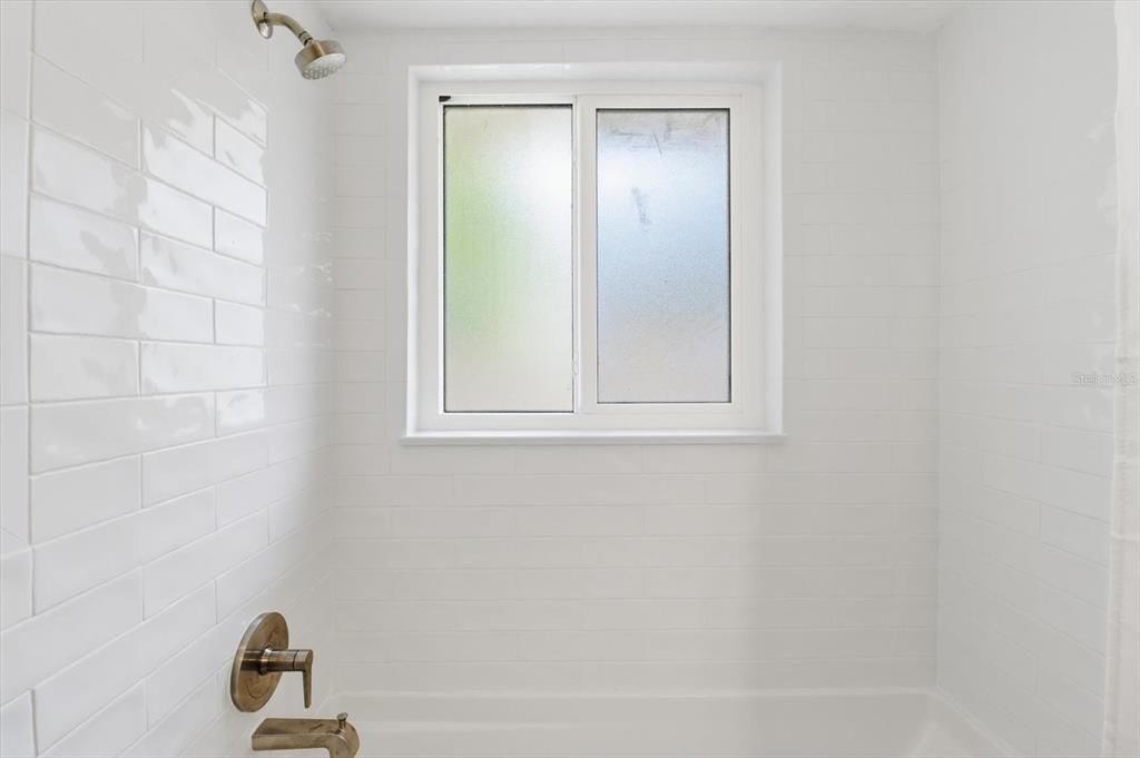 На продажу: $154,750 (2 спален, 2 ванн, 1584 Квадратных фут)