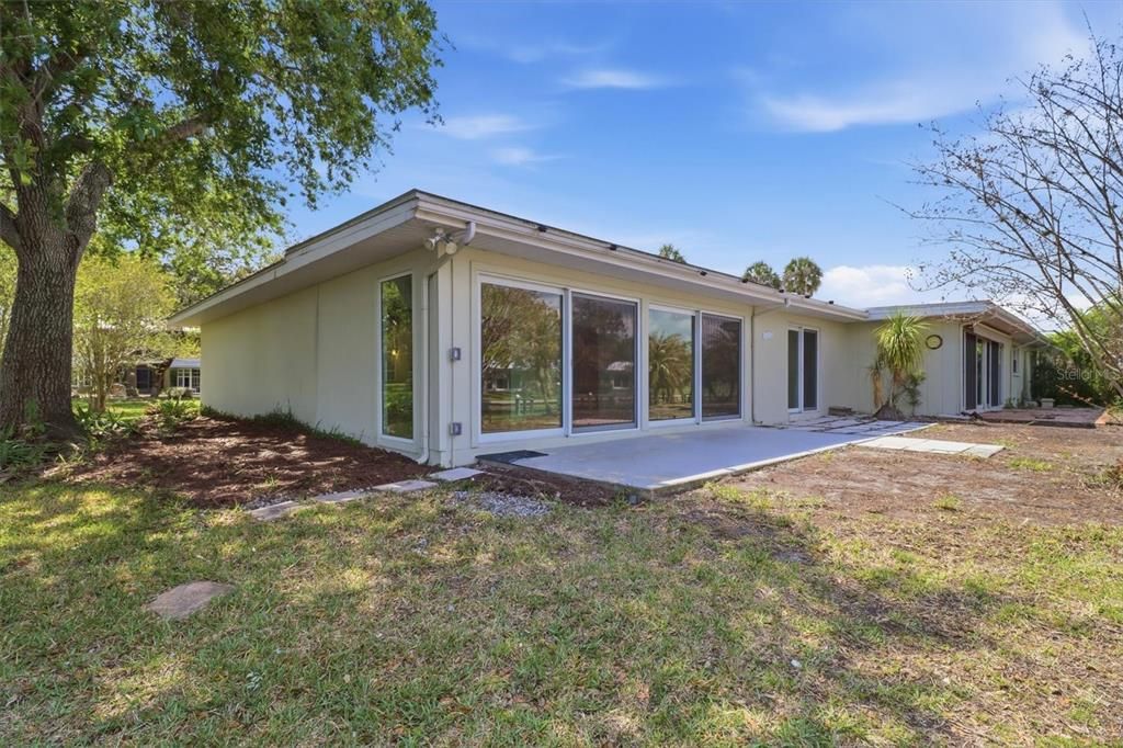 На продажу: $154,750 (2 спален, 2 ванн, 1584 Квадратных фут)