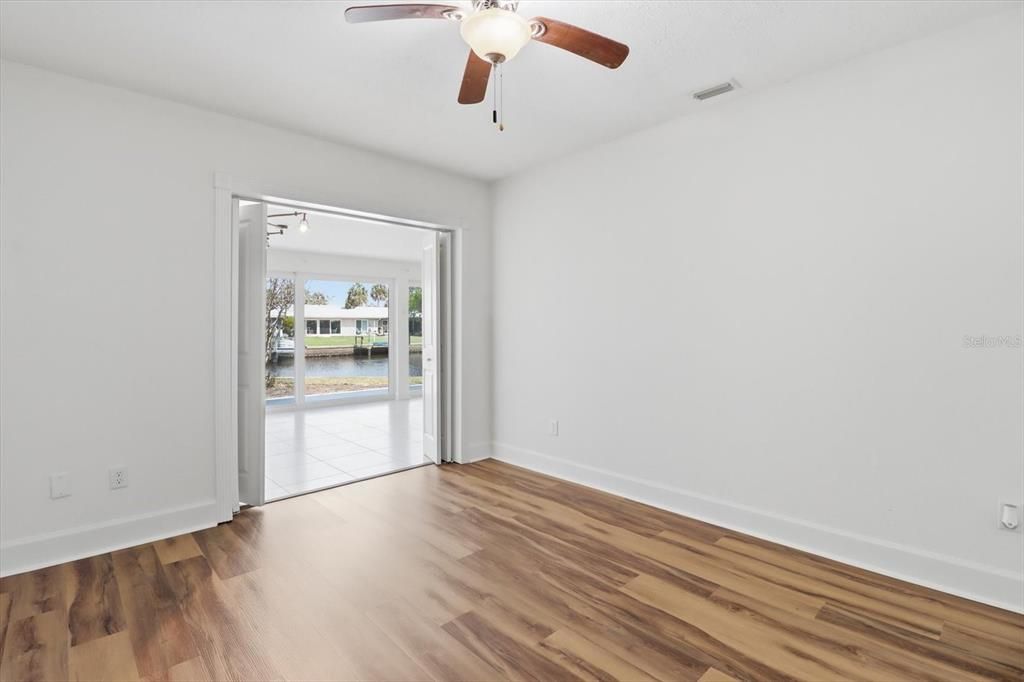 На продажу: $154,750 (2 спален, 2 ванн, 1584 Квадратных фут)