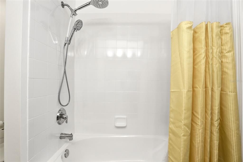 Activo con contrato: $225,000 (2 camas, 2 baños, 1138 Pies cuadrados)