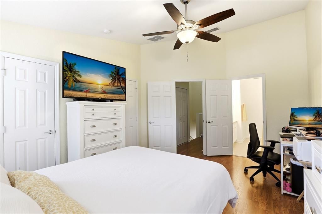 Activo con contrato: $225,000 (2 camas, 2 baños, 1138 Pies cuadrados)