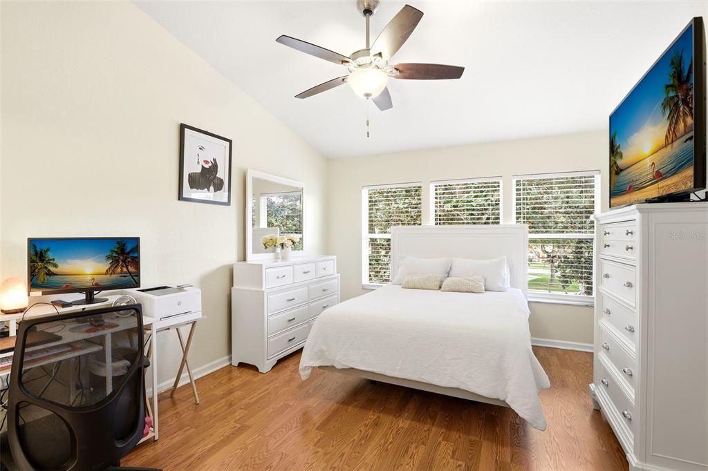 Activo con contrato: $225,000 (2 camas, 2 baños, 1138 Pies cuadrados)