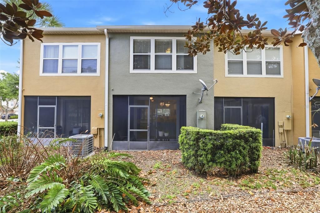 Activo con contrato: $225,000 (2 camas, 2 baños, 1138 Pies cuadrados)