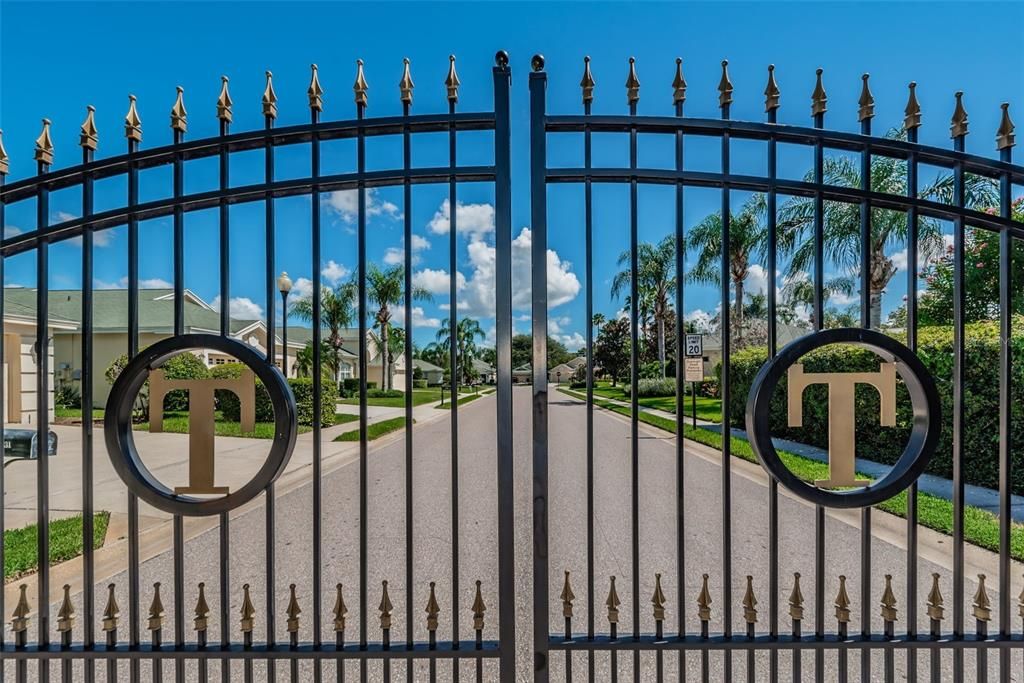 Activo con contrato: $389,900 (3 camas, 2 baños, 1683 Pies cuadrados)