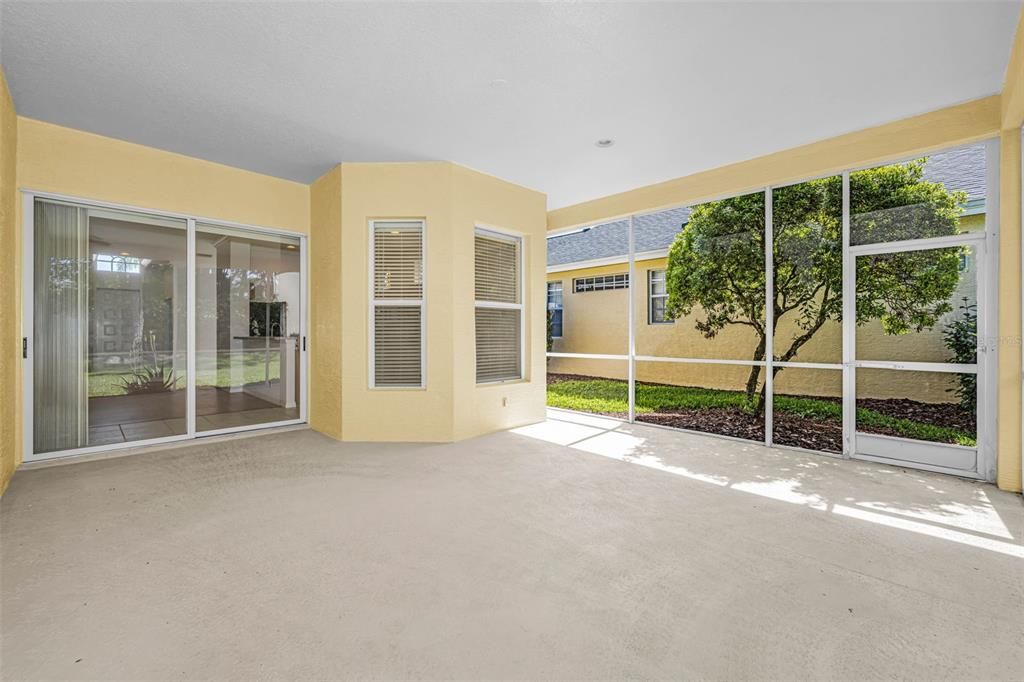 Activo con contrato: $389,900 (3 camas, 2 baños, 1683 Pies cuadrados)