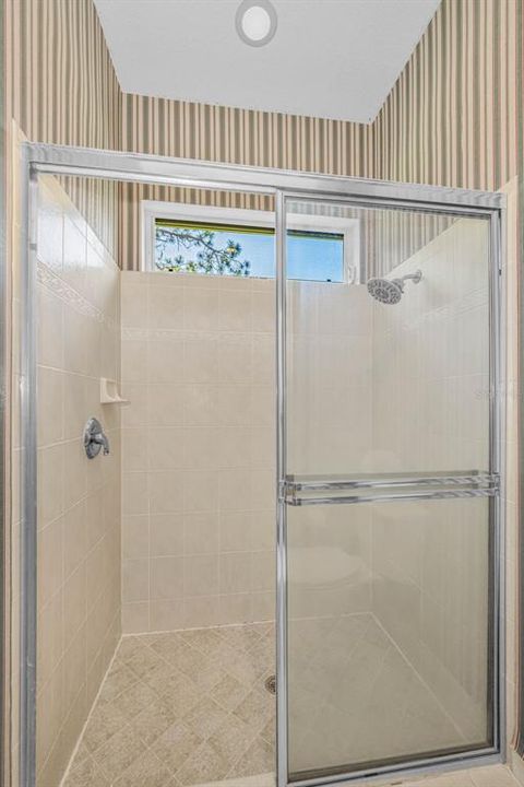 Activo con contrato: $389,900 (3 camas, 2 baños, 1683 Pies cuadrados)