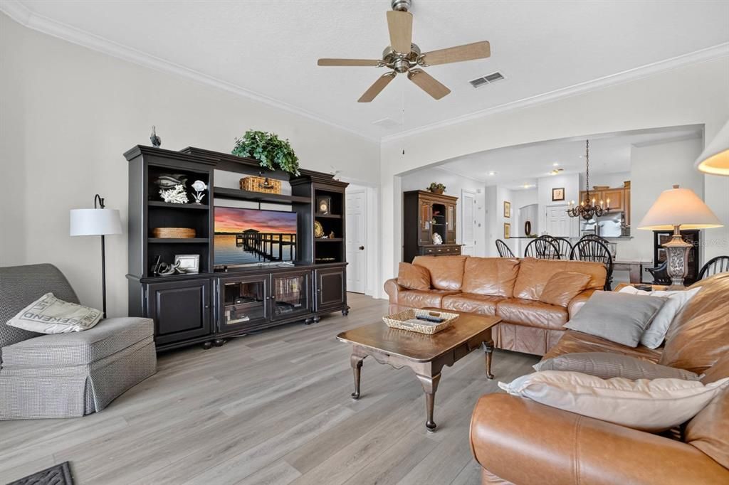 Active With Contract: $724,900 (3 beds, 2 baths, 1682 Square Feet)