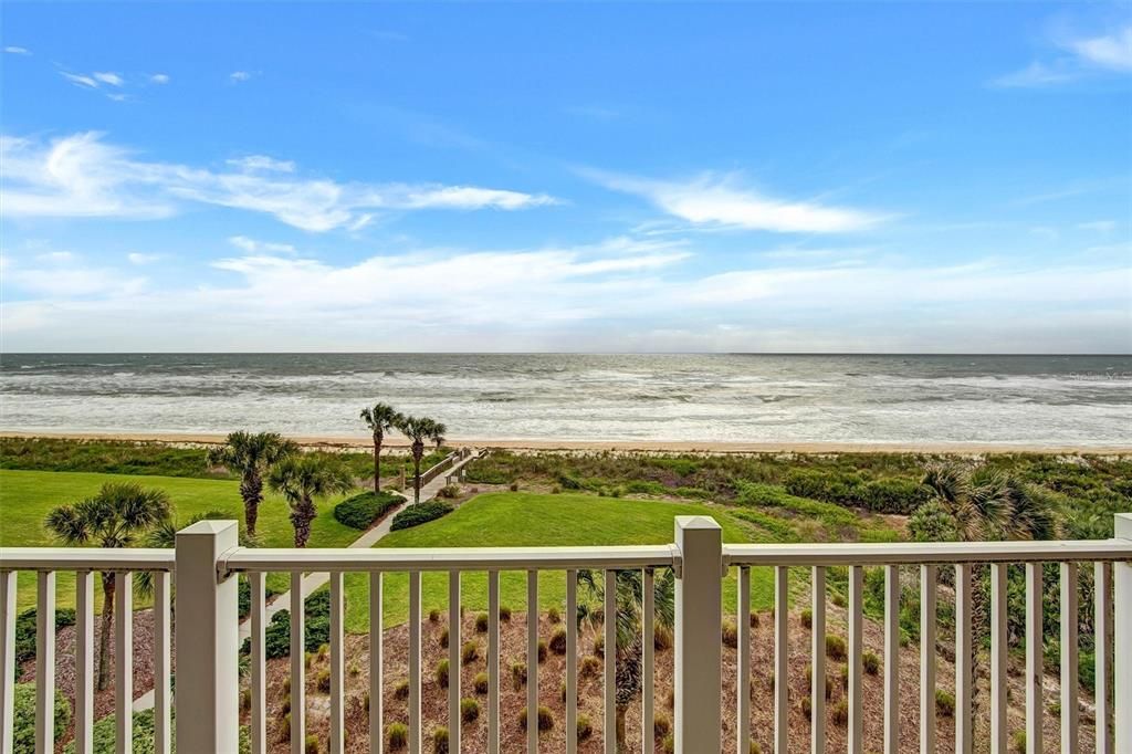 Active With Contract: $724,900 (3 beds, 2 baths, 1682 Square Feet)