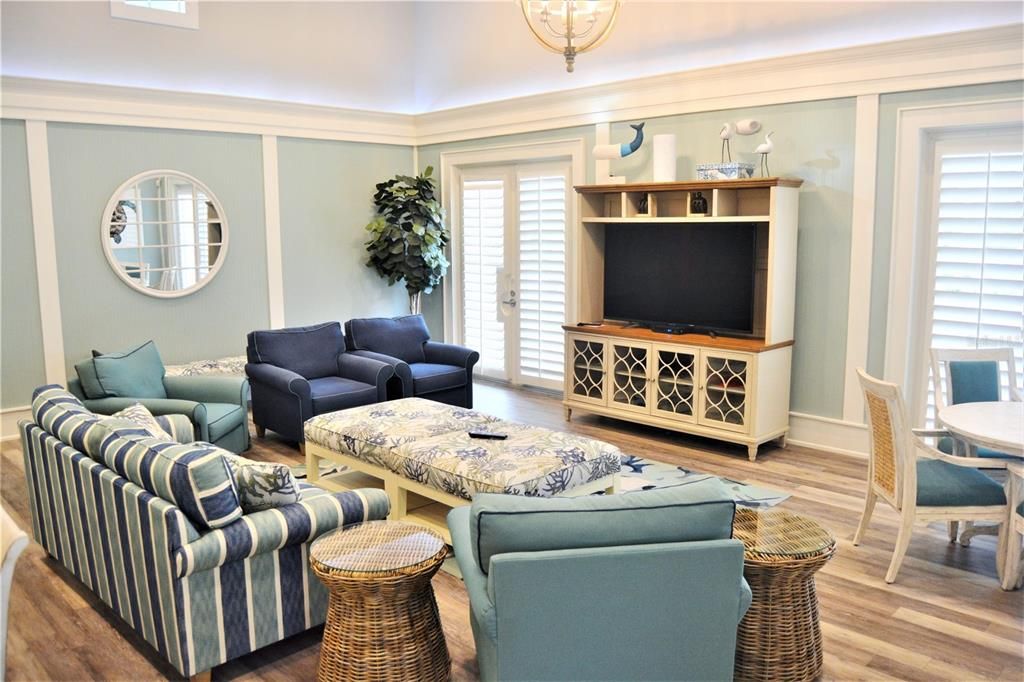 Active With Contract: $724,900 (3 beds, 2 baths, 1682 Square Feet)