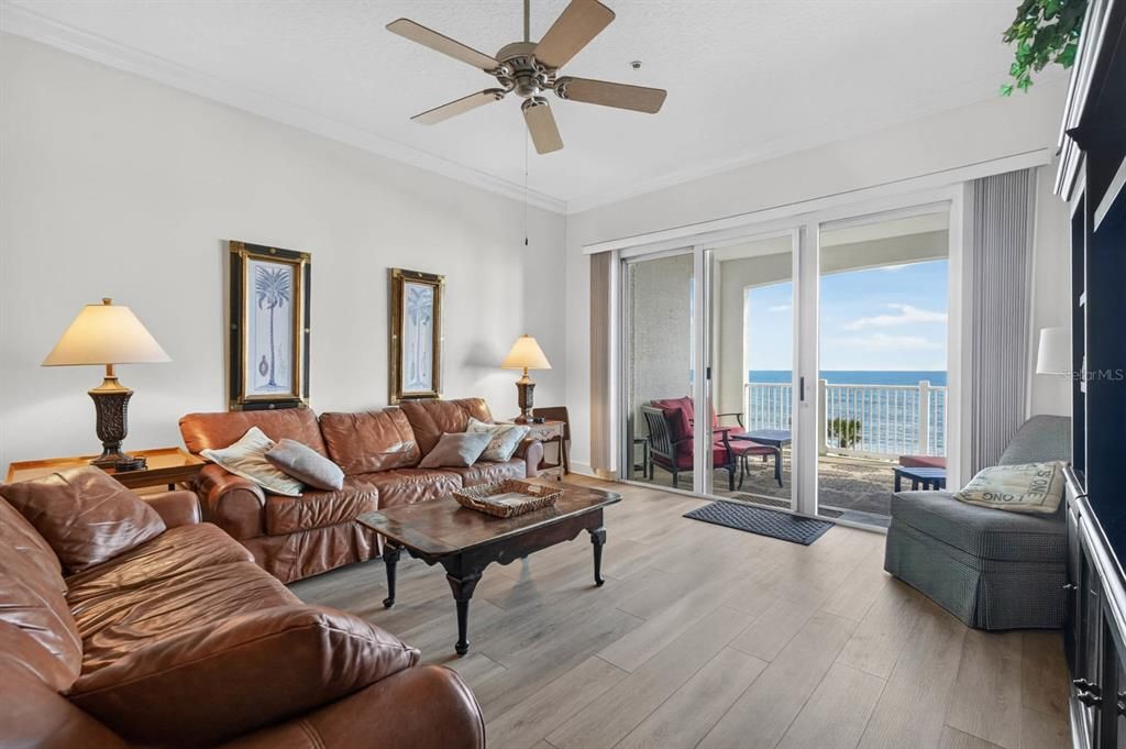 Active With Contract: $724,900 (3 beds, 2 baths, 1682 Square Feet)