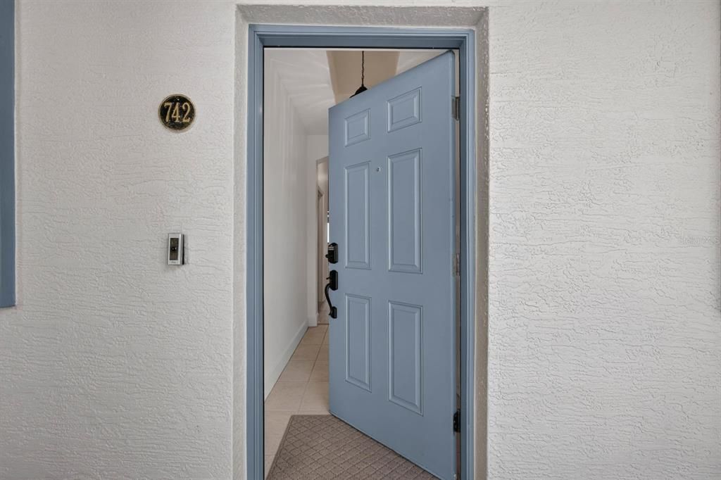 Active With Contract: $724,900 (3 beds, 2 baths, 1682 Square Feet)