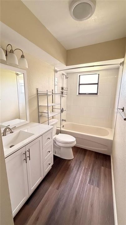 合同活跃: $239,990 (3 贝兹, 2 浴室, 1150 平方英尺)