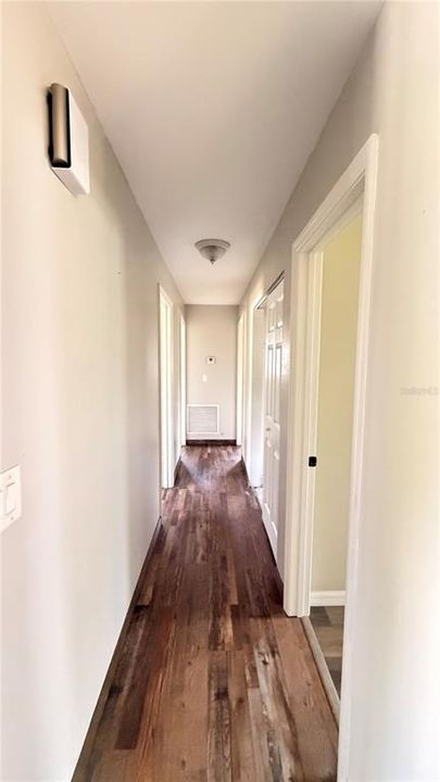 合同活跃: $239,990 (3 贝兹, 2 浴室, 1150 平方英尺)
