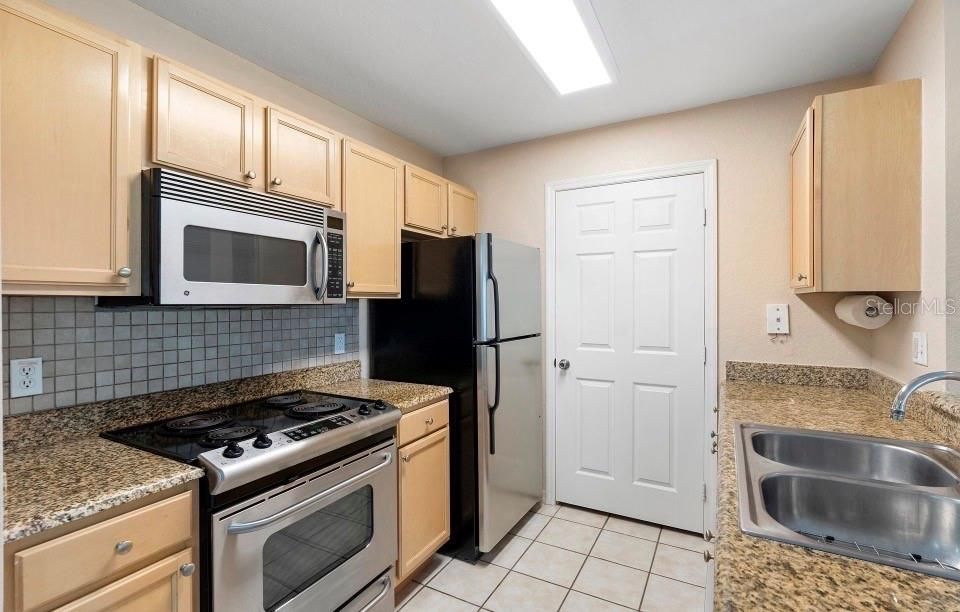 В аренду: $1,600 (3 спален, 2 ванн, 1168 Квадратных фут)