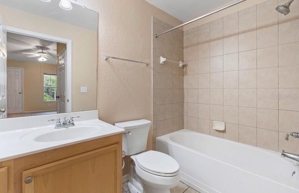 В аренду: $1,600 (3 спален, 2 ванн, 1168 Квадратных фут)