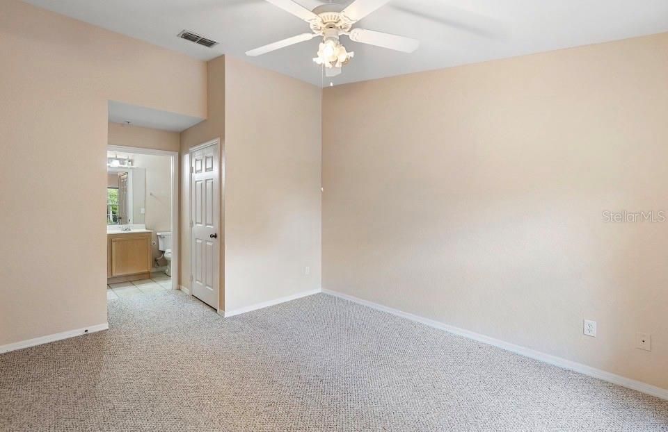 В аренду: $1,600 (3 спален, 2 ванн, 1168 Квадратных фут)