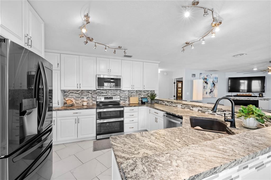 For Sale: $724,900 (4 beds, 3 baths, 3152 Square Feet)
