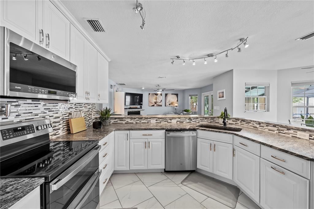 For Sale: $724,900 (4 beds, 3 baths, 3152 Square Feet)