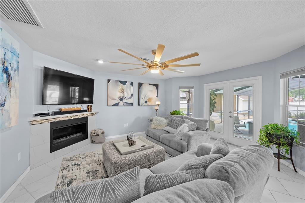 For Sale: $724,900 (4 beds, 3 baths, 3152 Square Feet)